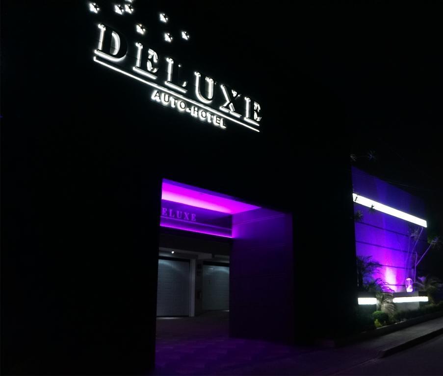 Auto Hotel Deluxe El Alcanfor Exteriör bild